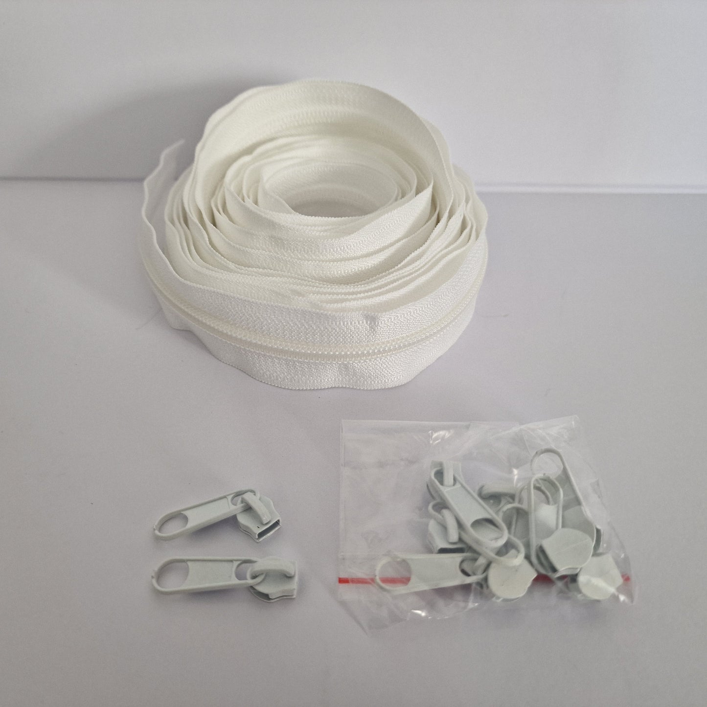 White Nylon Zipper Roll 4.4m + 10 Sliders – Sewing Supplies