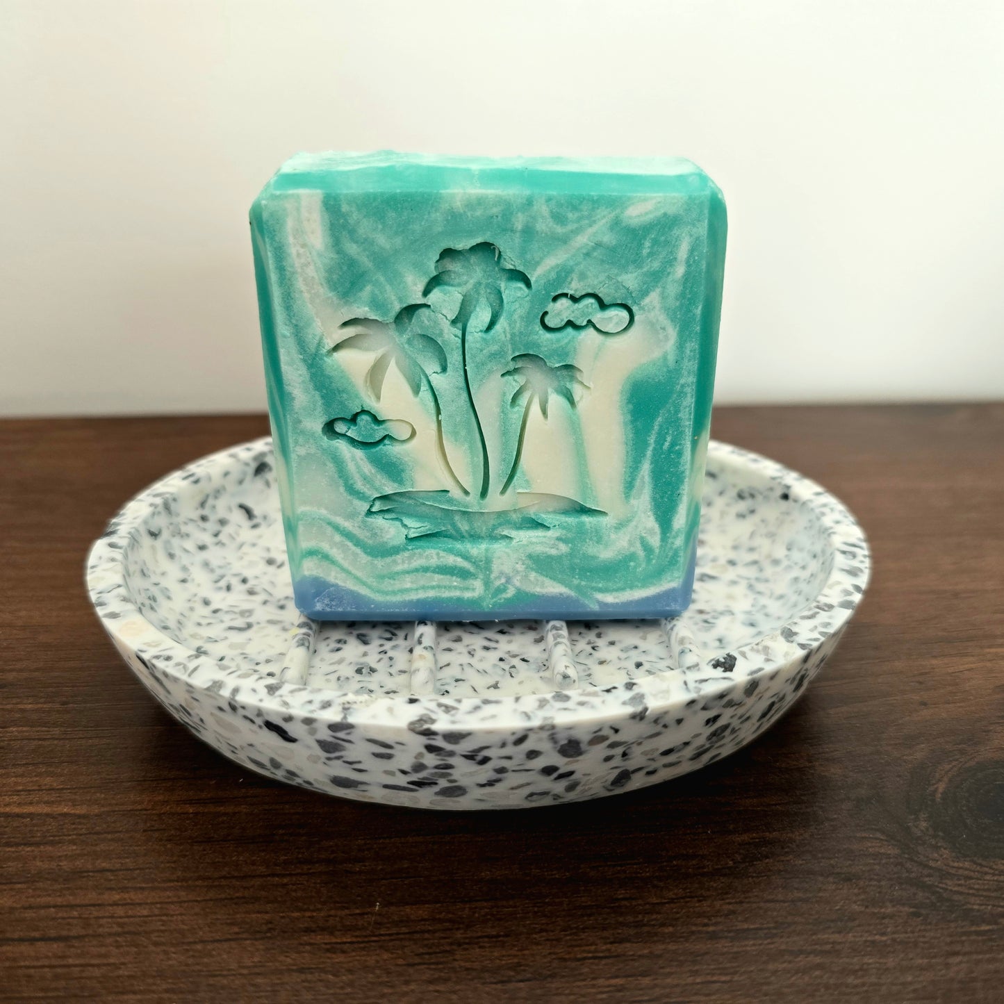 Handcrafted soap with the refreshing scent of Radical Sauvage. A fresh, airy blend inspired by ocean winds, leaving skin cleansed, soft, and revitalized.