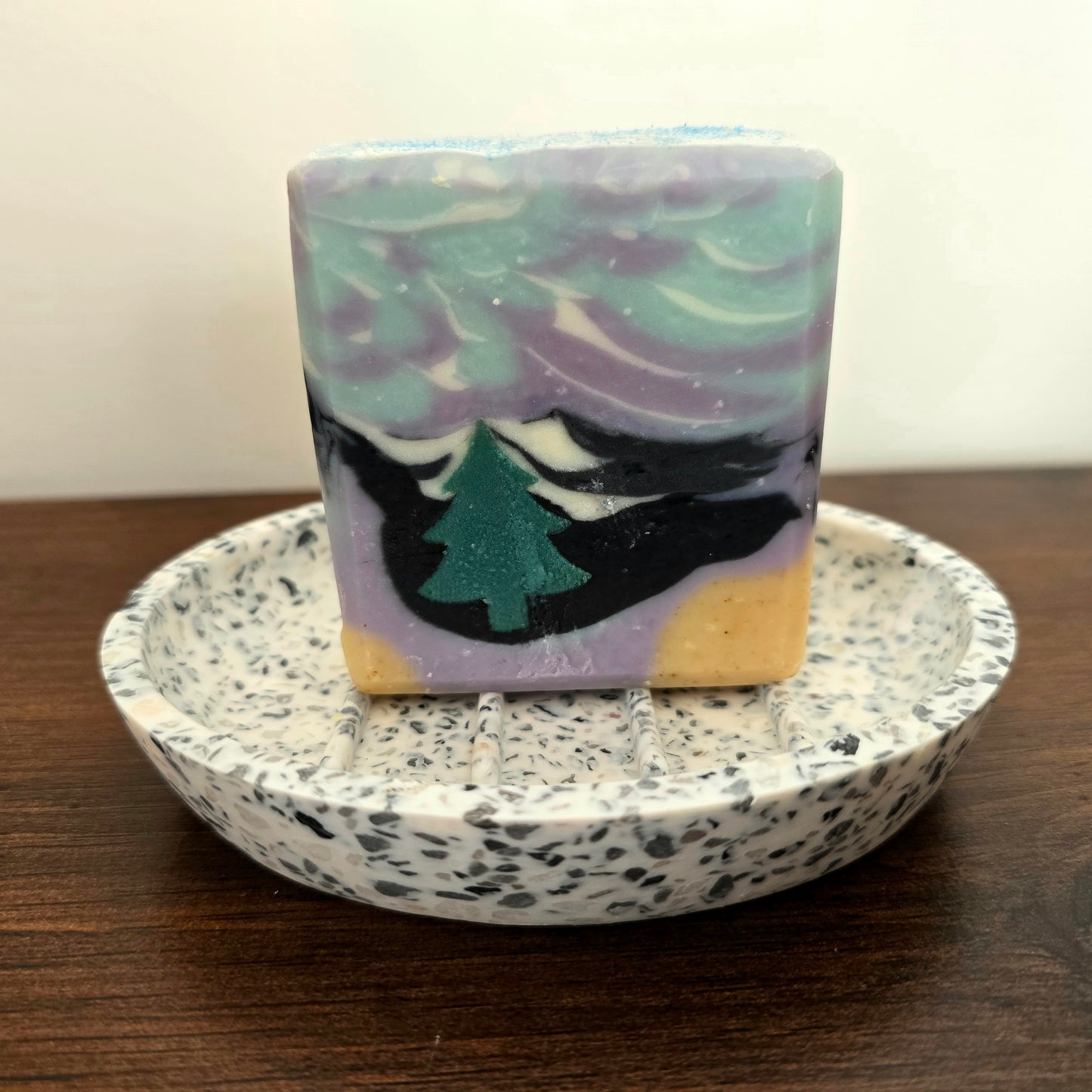 Winter Soap Handcrafted Festive Soap with Mistletoe Spice Fragrance and Pine Tree Design 130g for Cold Weather Seasonal Use