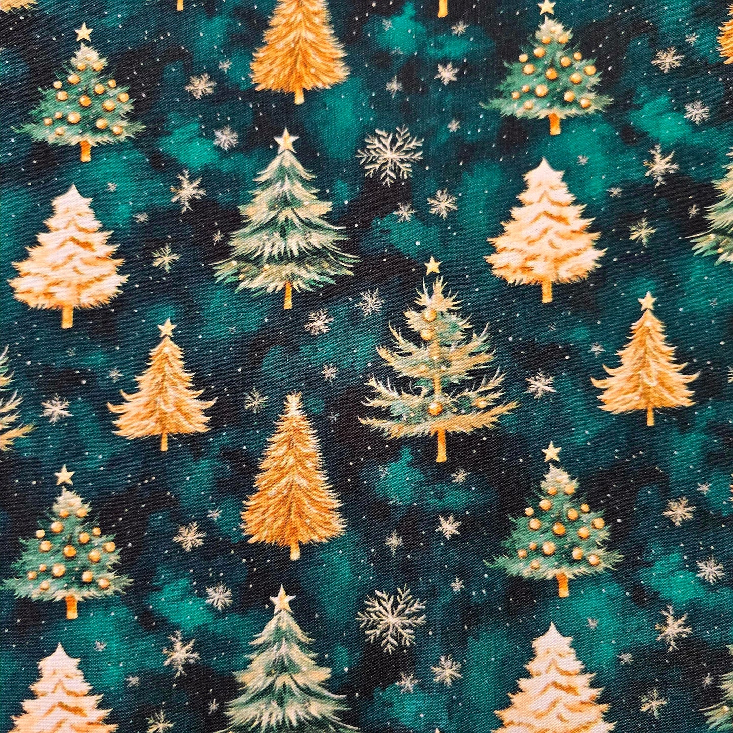 Christmas Fabric Christmas Trees on Green – 1 Metre – 100% Cotton – Craft / Sewing