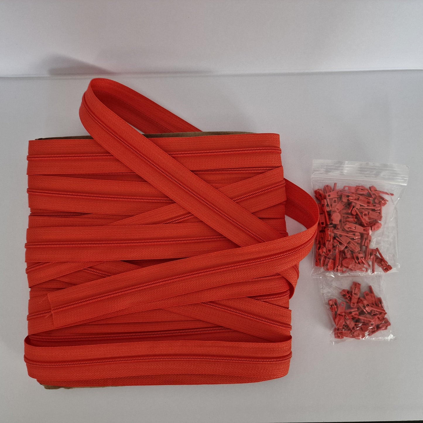 Terracotta Nylon Zipper Roll 10m with 70 Sliders – Sewing Bundle