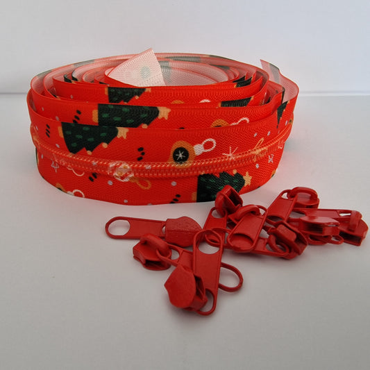 Christmas Printed Nylon Zipper Roll 4.5m with 10 Sliders – Festive Sewing Supply